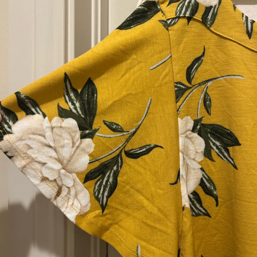 Ann Taylor Factory Yellow Floral Short Sleeve Top - Picture 3 of 4